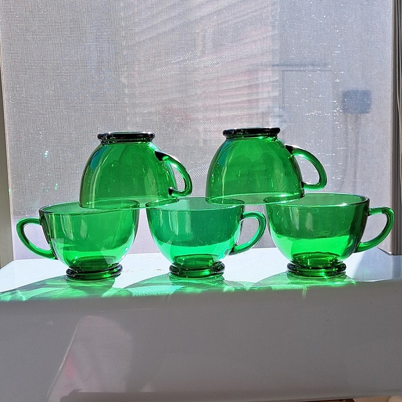 5 Vintage 50s 60s MCM Anchor Hocking Forest Emerald Green Glass Punch Cups *firm - Picture 1 of 14